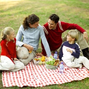 Activité à l'extérieur en famille 