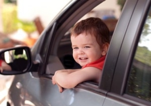 enfant en voiture