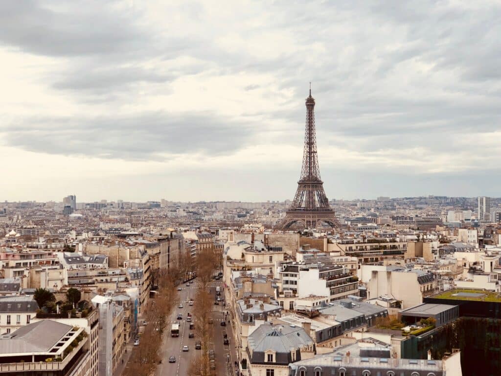logement vue sur tour Eiffel